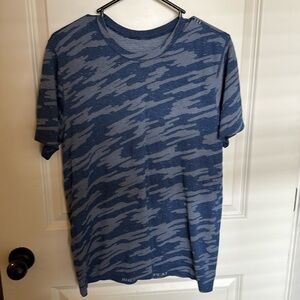 Lululemon men’s shirt